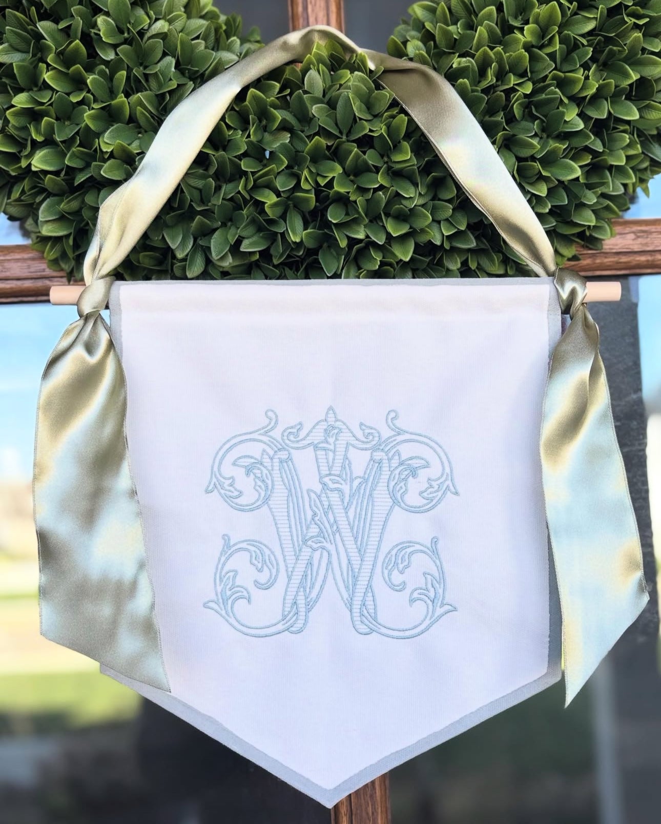 Crest Door Hanger